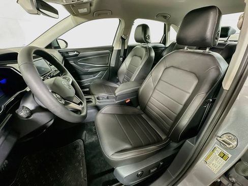 Certified 2023 Volkswagen Jetta SE FWD image 21