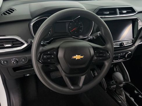 Used 2023 Chevrolet TrailBlazer LT w/ Convenience Package AWD/4WD image 16