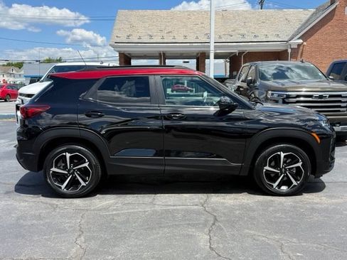 Used 2022 Chevrolet TrailBlazer RS w/ Technology Package AWD/4WD image 8