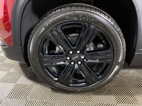 Used 2025 GMC Acadia Elevation w/ Elevation Premium Package image 10