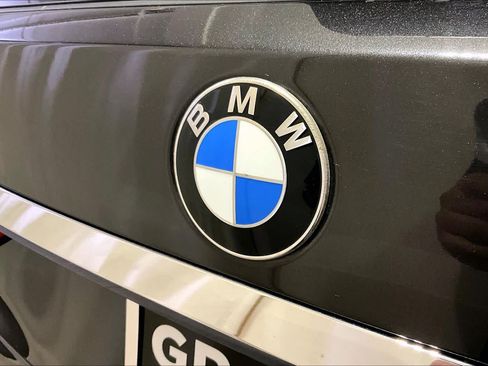 Used 2022 BMW X7 xDrive40i w/ Premium Package AWD/4WD image 32