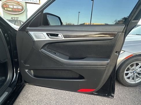 Used 2018 Genesis G80 3.8 w/ Option Group 02 RWD image 12