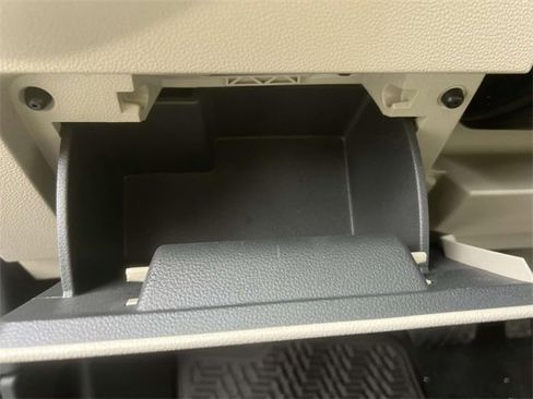 Used 2019 Volkswagen Atlas SE w/ Towing Package image 19