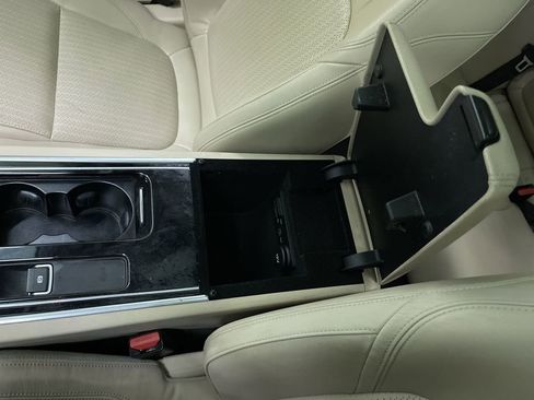 Used 2017 Jaguar XF Prestige image 26