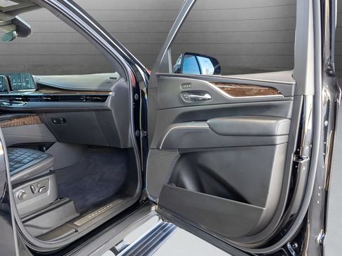 Used 2022 Cadillac Escalade Sport Platinum w/ LPO, ONYX Package AWD/4WD image 91