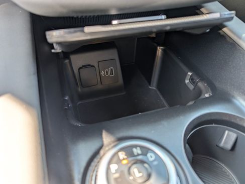 Used 2025 Ford Explorer Active RWD image 34