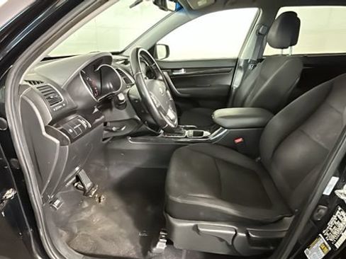 Used 2014 Kia Sorento LX FWD image 11