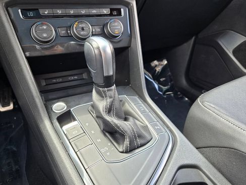 Certified 2021 Volkswagen Tiguan SE R-Line FWD image 22