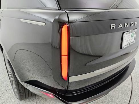 Certified 2025 Land Rover Range Rover SE AWD/4WD image 25