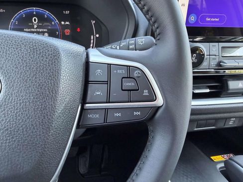 Certified 2025 Toyota Grand Highlander AWD image 8