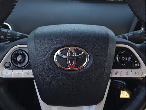Used 2018 Toyota Prius Prime Advanced image 20