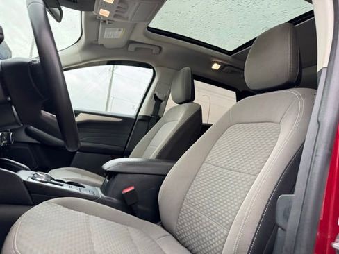 Certified 2022 Ford Escape SE w/ SE Sport Appearance Package AWD/4WD image 9