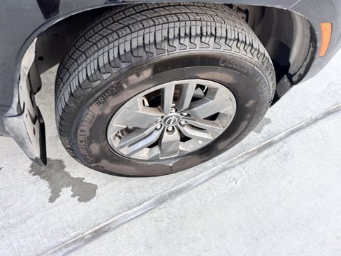 Used 2025 Nissan Frontier SV image 15