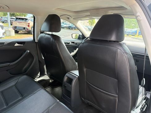 Used 2016 Volkswagen Jetta SEL w/ Lighting Package FWD image 13