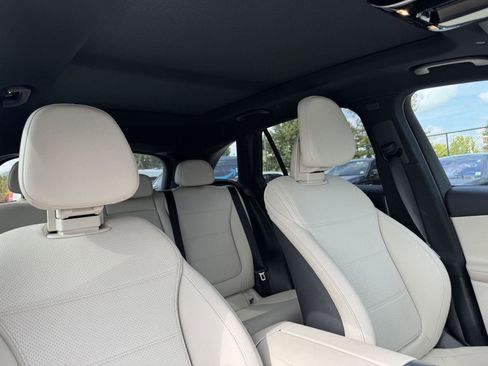 Certified 2025 Mercedes-Benz GLC 300 image 32