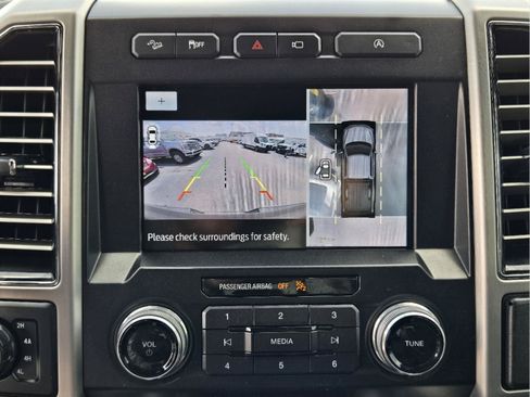 Used 2019 Ford F150 Platinum w/ Equipment Group 701A Luxury AWD/4WD image 16