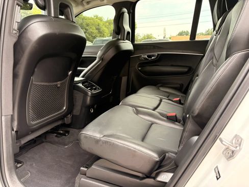 Used 2020 Volvo XC90 T5 Momentum w/ Protection Package Premier AWD/4WD image 16