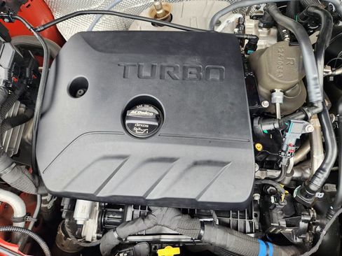 Certified 2024 Buick Encore GX Preferred FWD image 30