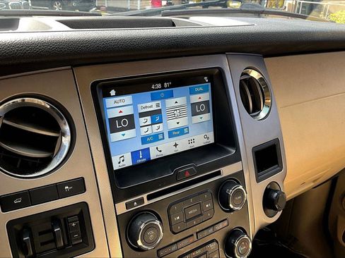 Used 2017 Ford Expedition Limited w/ Equipment Group 301A RWD image 14