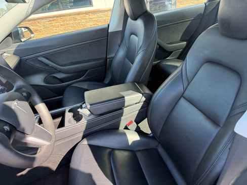 Used 2021 Tesla Model 3 Standard Range Plus RWD image 2