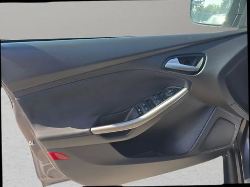 Used 2012 Ford Focus SEL image 7