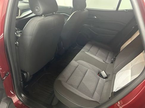 Used 2024 Chevrolet Trax LS w/ LS Convenience Package FWD image 15