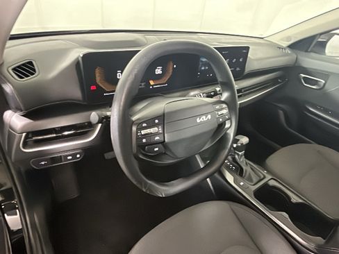 Used 2025 Kia K4 FWD image 13