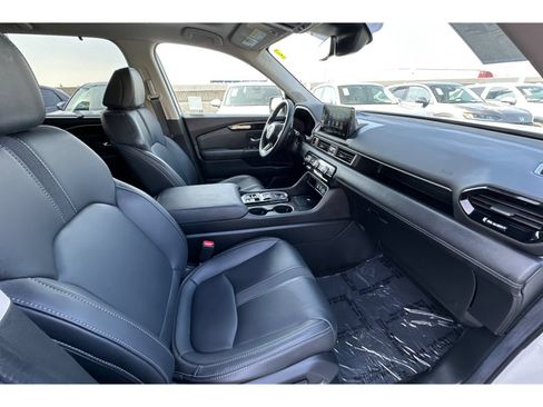 Used 2024 Honda Pilot Touring image 20
