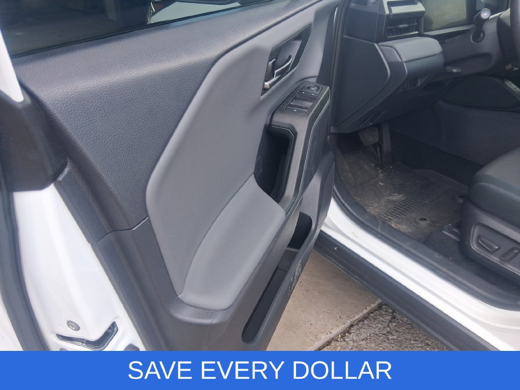 Used 2026 Toyota RAV4 SE FWD image 11