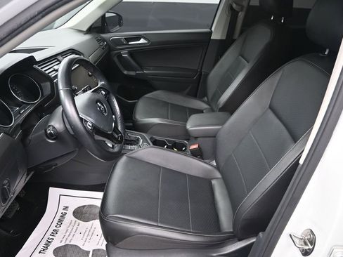 Used 2018 Volkswagen Tiguan SE w/ Panoramic Sunroof Package AWD/4WD image 14