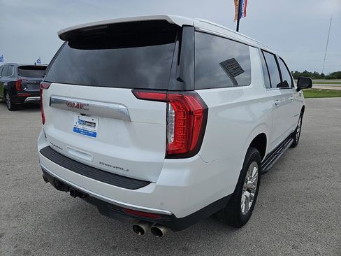 Used 2021 GMC Yukon XL Denali AWD/4WD image 7