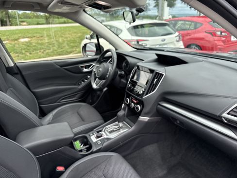 Used 2019 Subaru Forester Premium AWD/4WD image 21