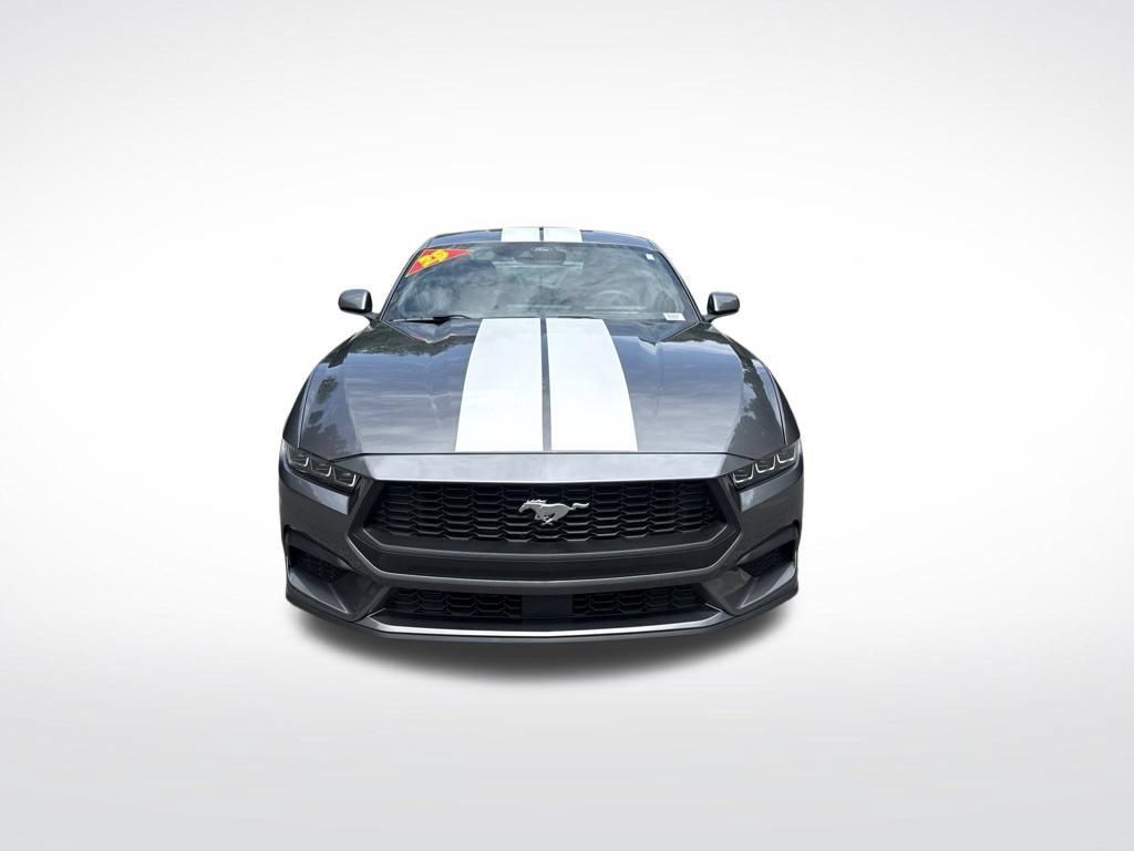 Used 2025 Ford Mustang Coupe RWD image 2