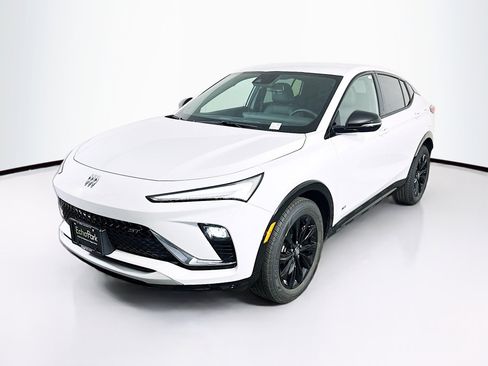 Used 2025 Buick Envista Sport Touring image 3