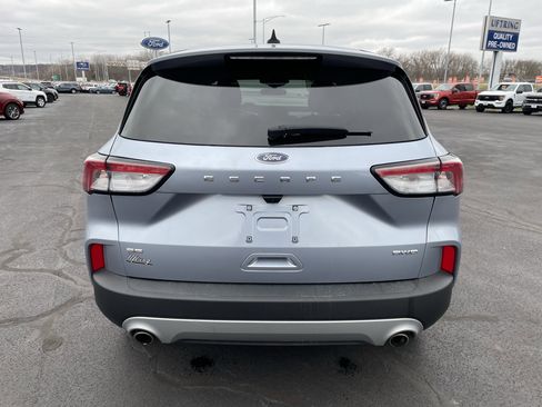 Used 2022 Ford Escape SE w/ Cold Weather Package image 4