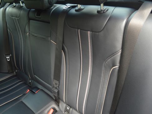 Used 2019 BMW 530i w/ M Sport Package RWD image 34