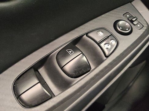 Used 2024 Nissan Sentra SV FWD image 27
