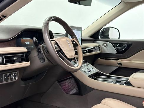 Used 2022 Lincoln Aviator Reserve w/ Equipment Group 201A image 16