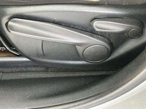 Used 2019 Jeep Cherokee Latitude w/ Popular Appearance Group FWD image 21