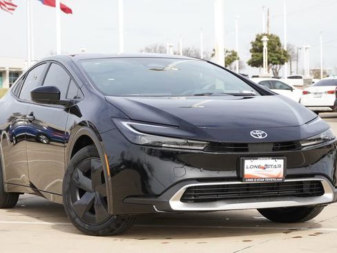 Used 2026 Toyota Prius Plug-In Hybrid image 2