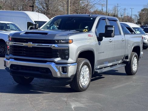 Used 2025 Chevrolet Silverado 2500 LT w/ All Star Edition image 2