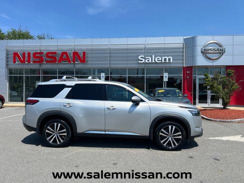 Used 2025 Nissan Pathfinder Platinum w/ Cargo Package AWD/4WD image 8