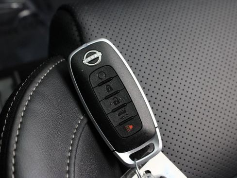 Certified 2023 Nissan Rogue Platinum w/ Platinum Premium Package image 33