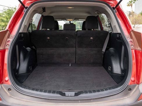 Used 2014 Toyota RAV4 LE AWD/4WD image 18