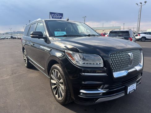 Used 2018 Lincoln Navigator Select AWD/4WD image 4