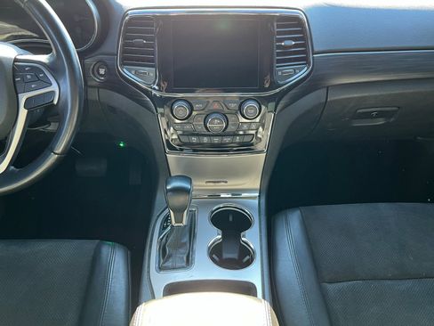 Used 2021 Jeep Grand Cherokee Laredo X image 13