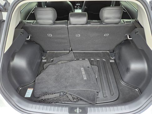 Certified 2023 Kia Niro SX Touring image 14