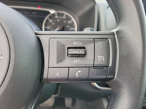 Used 2024 Nissan Rogue S AWD/4WD image 16