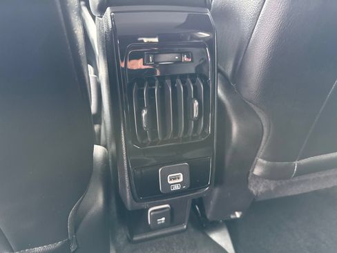 Used 2022 Jeep Compass Latitude FWD image 15