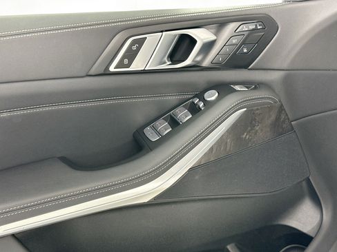 Used 2024 BMW X7 xDrive40i image 16